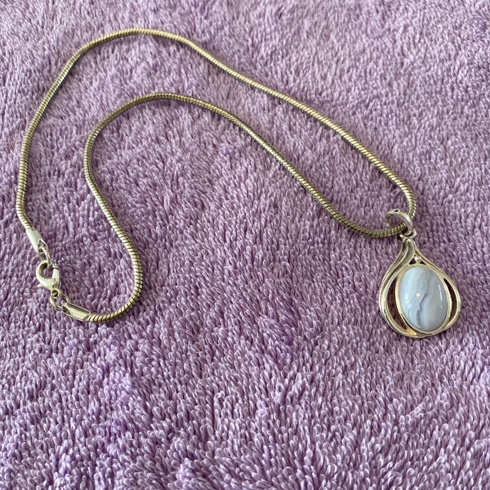Silver Teardrop Pendant Necklace